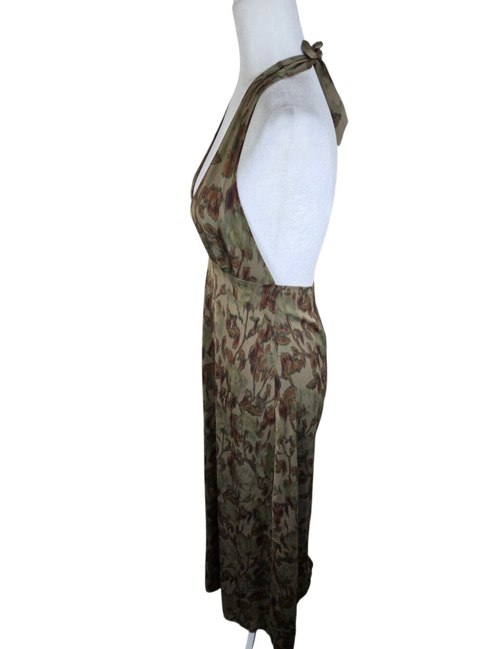 WHOWHATWEAR Floral Open Back Halter Plunge Maxi Dress Size 4 - Picture 4 of 15